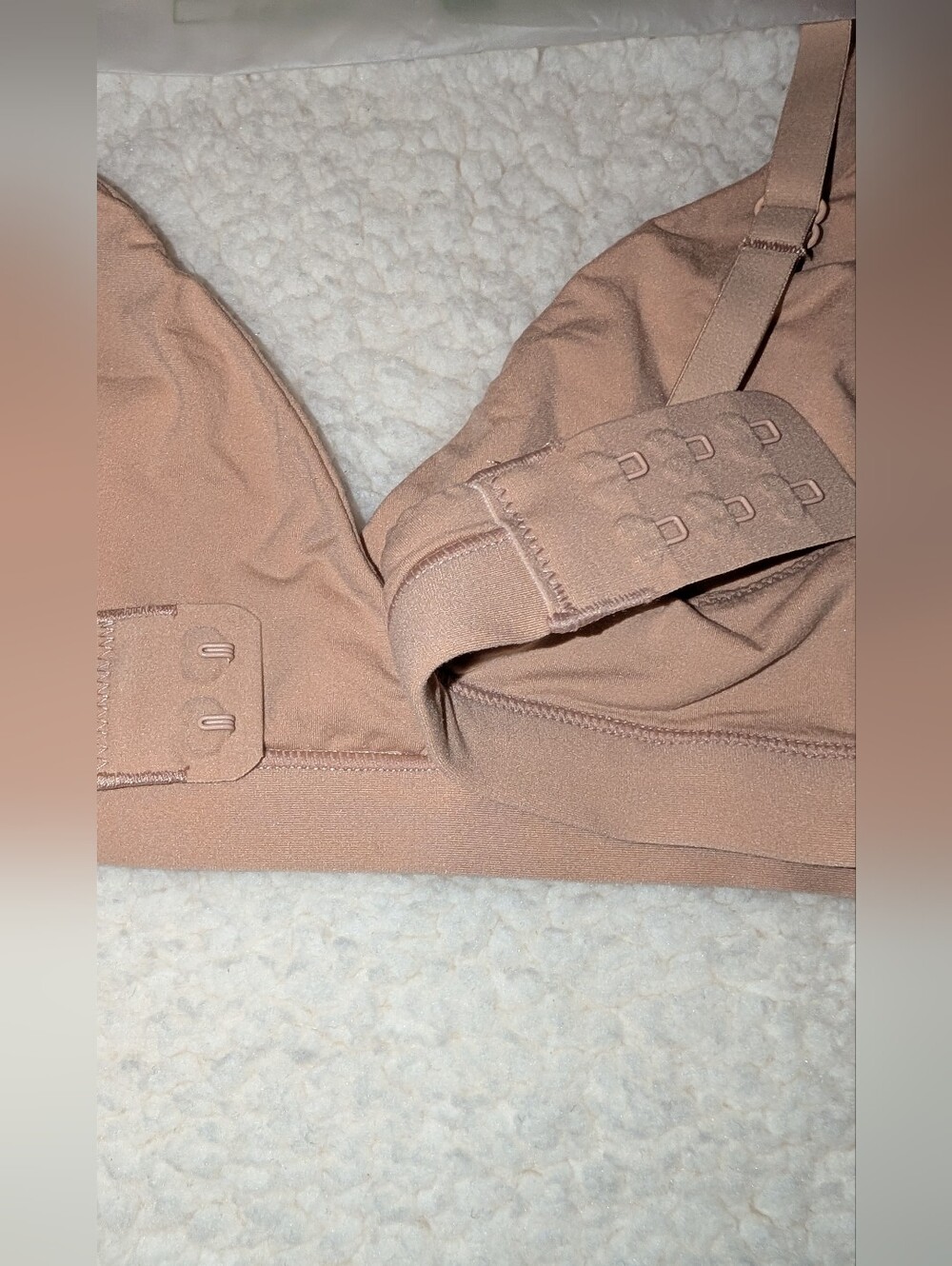 Halara Wireless Triangle Bralette Beige NIP - Picture 5 of 10